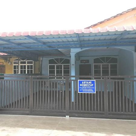 Aryani Homestay Kampong Kelemak Exterior foto