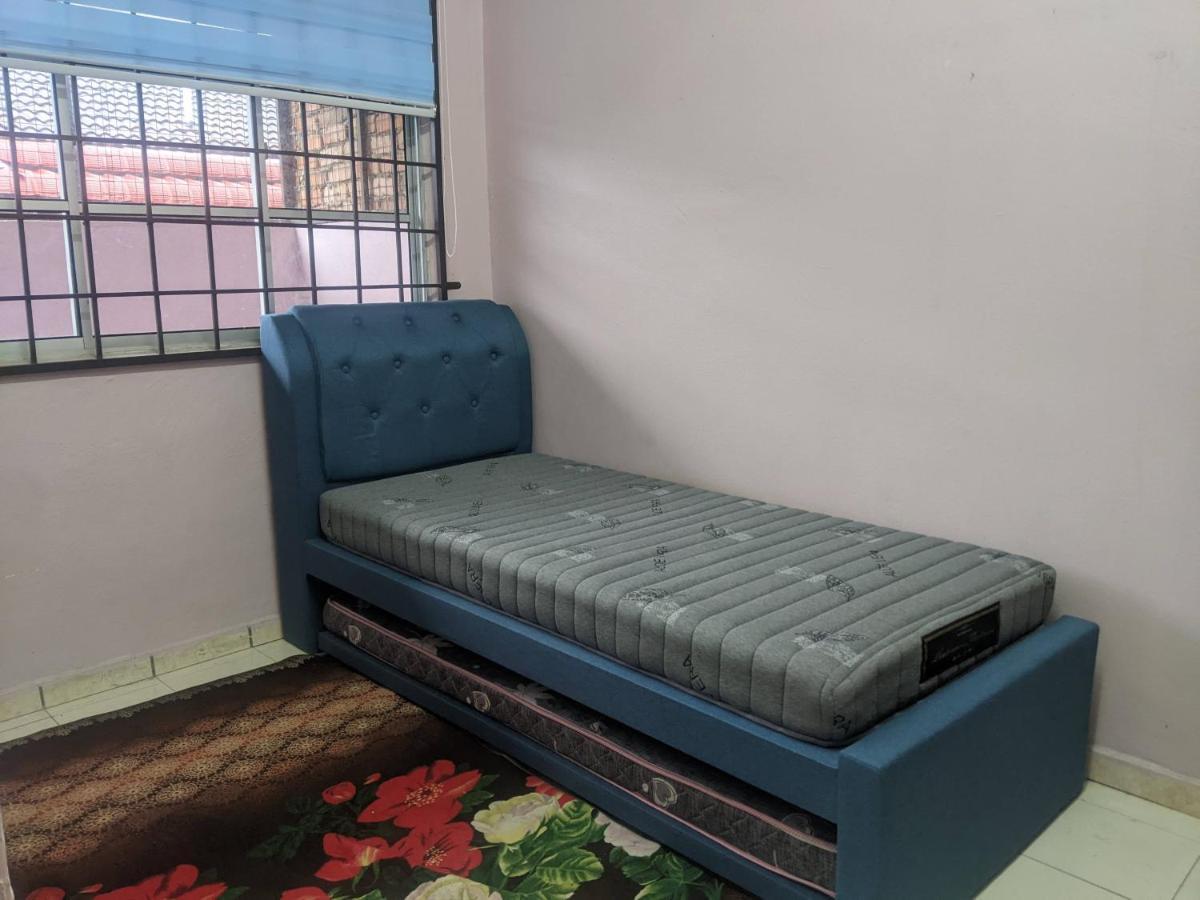 Aryani Homestay Kampong Kelemak Exterior foto